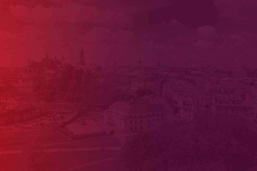 Panorama Starego Miasta w Lublinie. Fioletowa, półprzezroczysta warstwą przysłania całe zdjęcie.